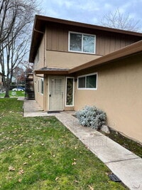 Building Photo - 5146 Rhode Island Dr