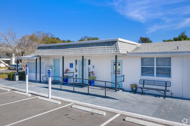 Building - Seaside Apartments