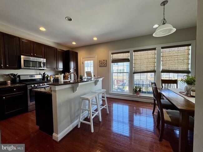 Building Photo - 458 Glade Fern Terrace SE