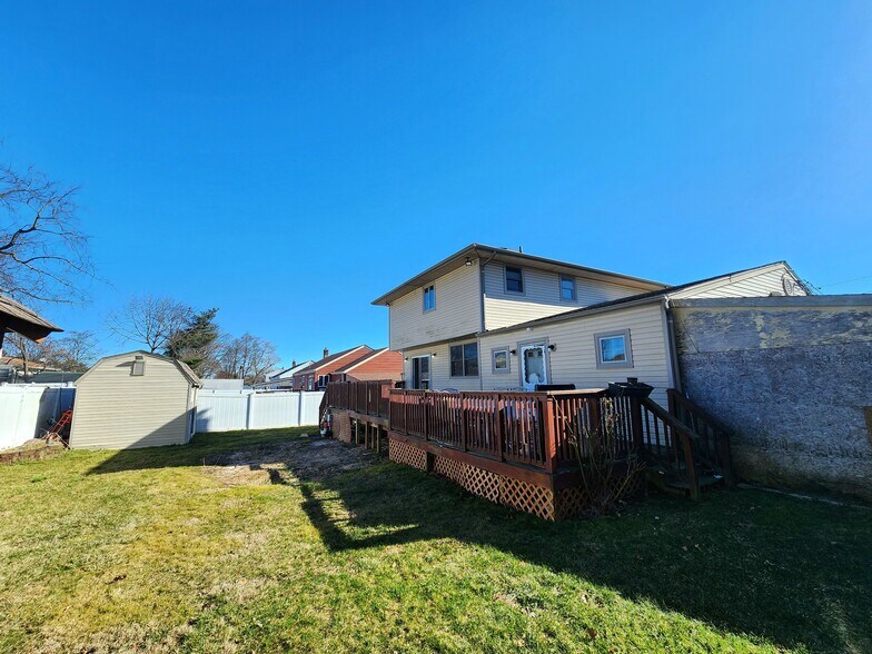 Building Photo - 30 Wilson St