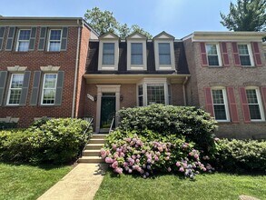 Building Photo - 6012 Loganwood Dr