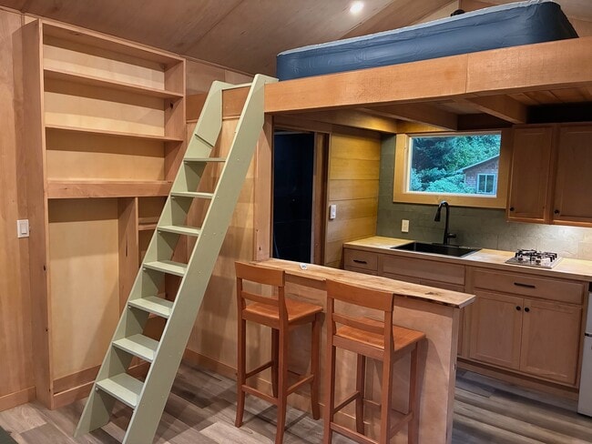 Building Photo - 28605 Vashon Hwy SW