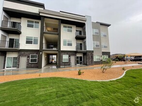 Building Photo - Desert Color Condo