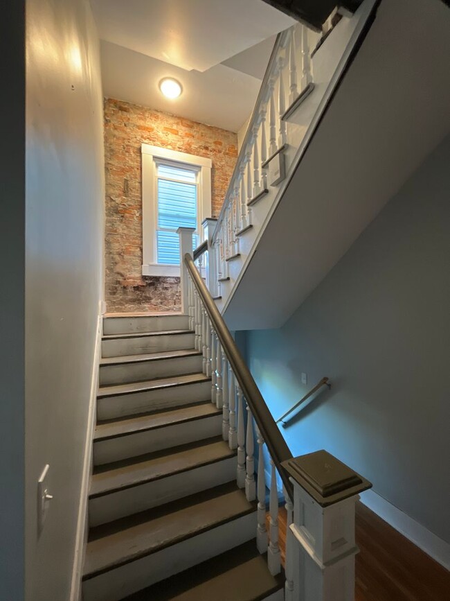 Building Photo - 1540-1542 Clifton Ave