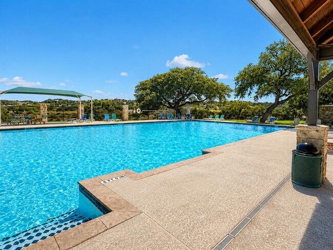 Building Photo - 365 Warbler Dr