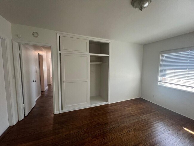 Building Photo - 510 S Escondido Blvd