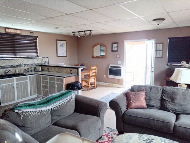 Kitchen & Dining - 455 S Franceville Coal Mine Rd