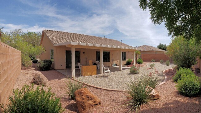 Building Photo - Single-Level 3 Bedroom Home