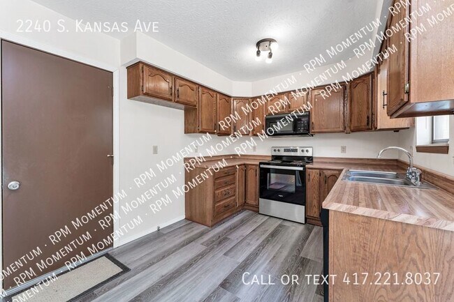 Building Photo - 3 Bedroom 2 Bath Home in SW Springfield!