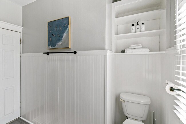 Building Photo - 1073 N Downing St