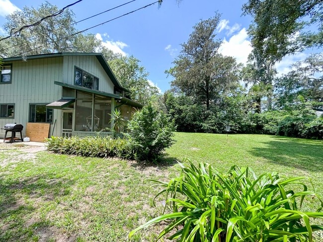 Building Photo - 1824 SW 35th Ave