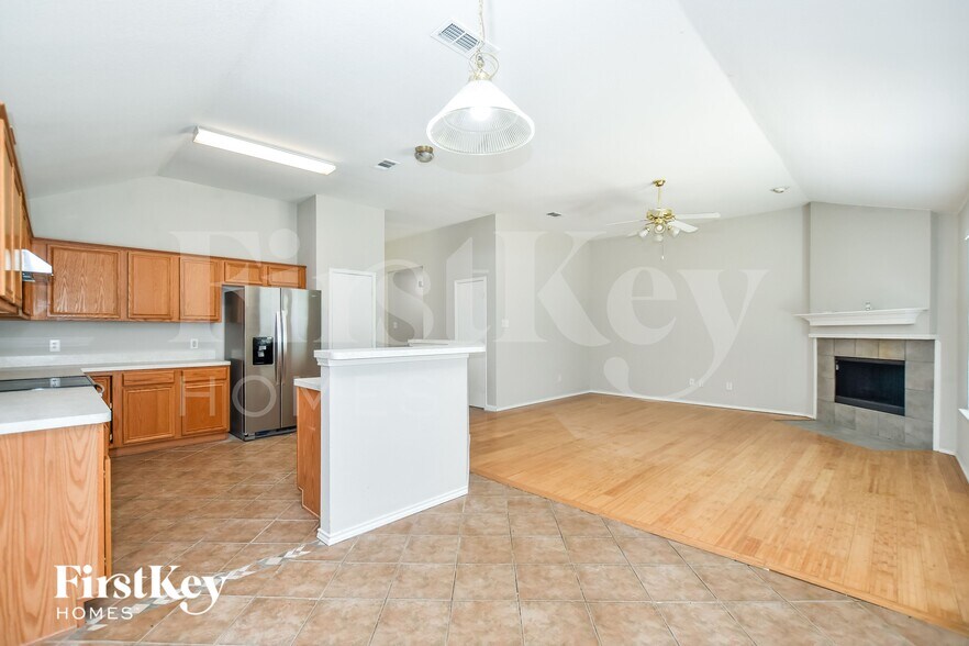 Building Photo - 106 Drake Ln