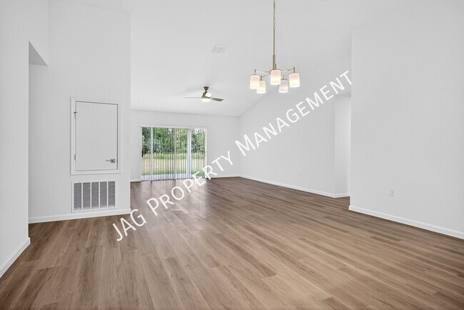 Building Photo - 728 Cornelia Ave SE