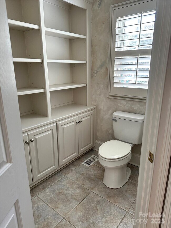 Building Photo - 5523 Challis View Ln