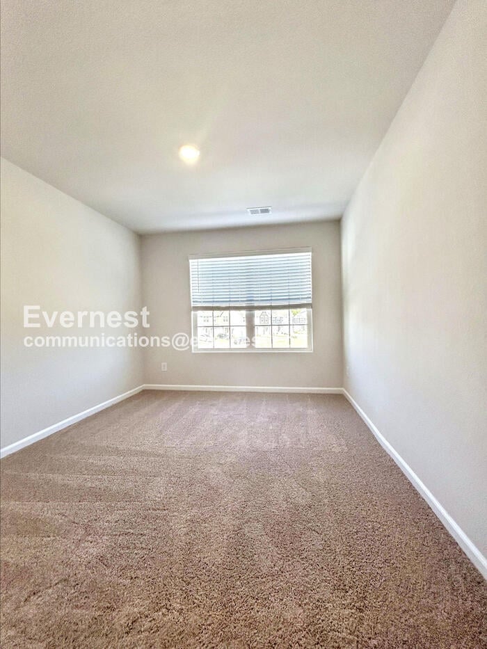 Building Photo - 2140 Willow Gln Dr
