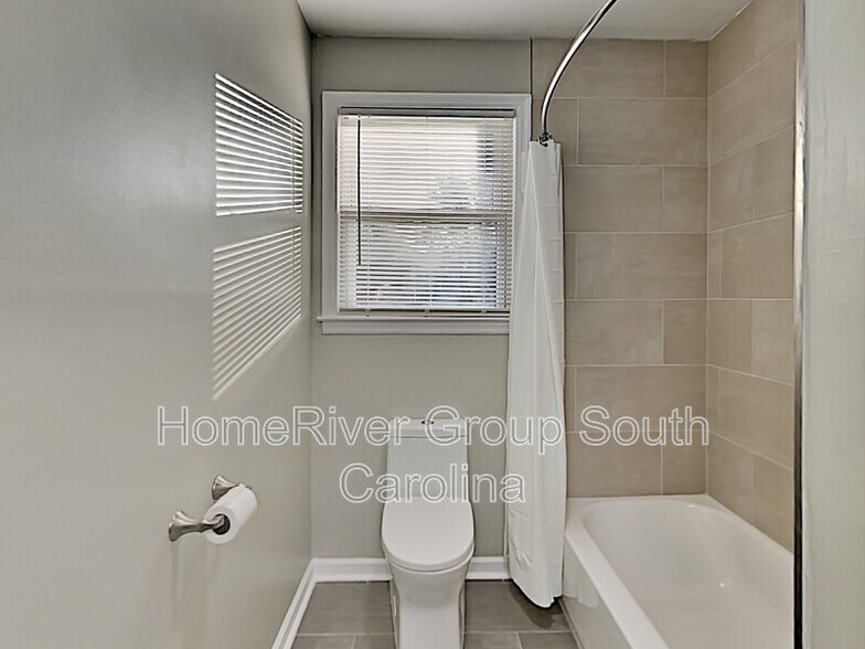Building Photo - 7908 Tradd St