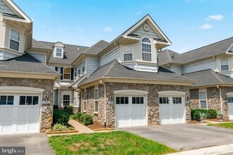 Building Photo - 13960 Greendale Dr
