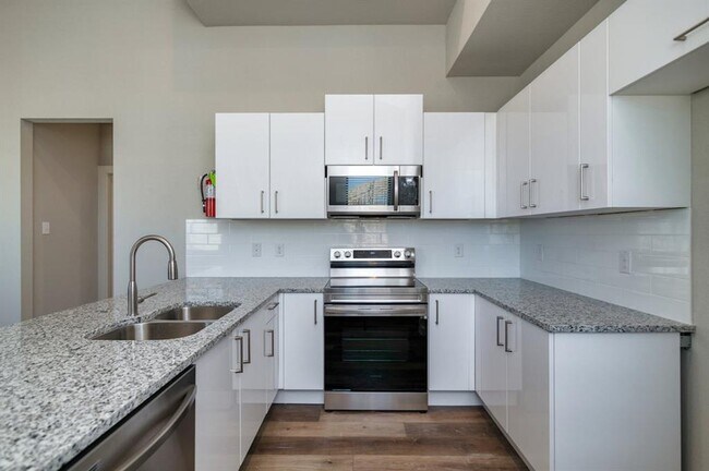 Building Photo - 715 Harvest Moon Dr