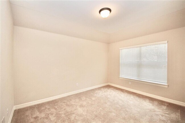 Building Photo - 11608 Spicewood Pkwy