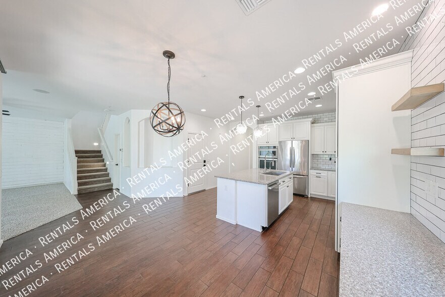 Building Photo - 5193 S Moccasin Trail