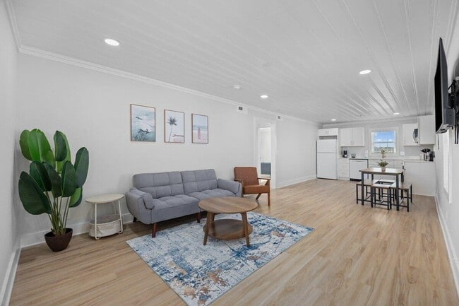 Building Photo - 4501 N Ocean Blvd
