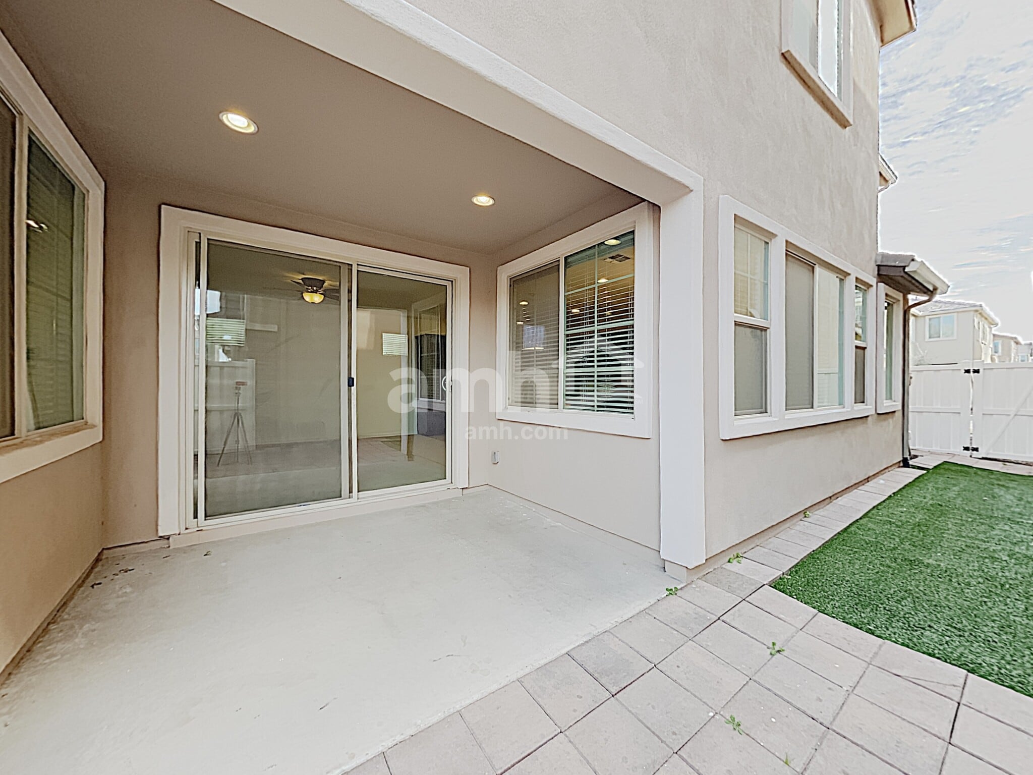 Building Photo - 2264 S Osborn Ln