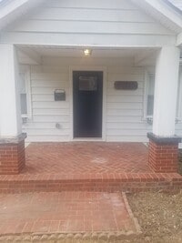 Building Photo - NEWLY RENNOVATED FOR AUGUST 1st