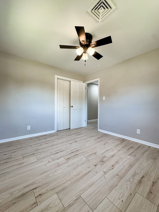 Building Photo - 3 Bedroom house in Western Branch