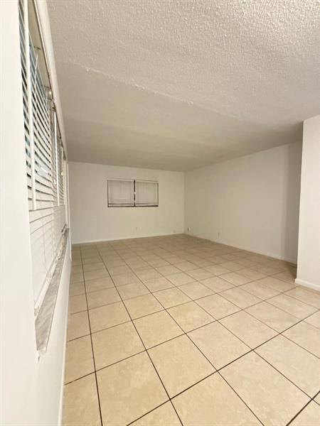 Building Photo - 471 Sunshine Dr
