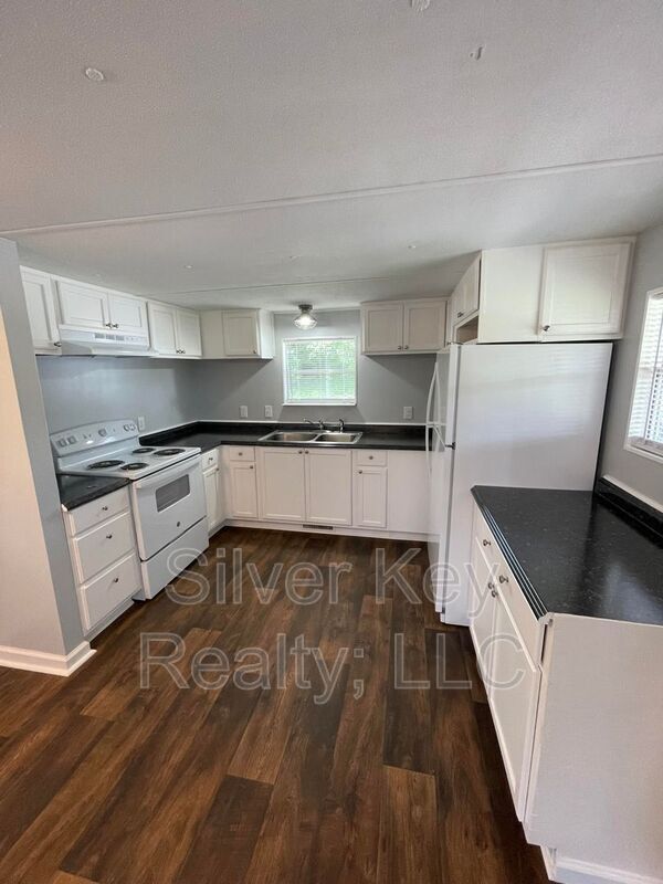 Building Photo - 127 Co Rd 79