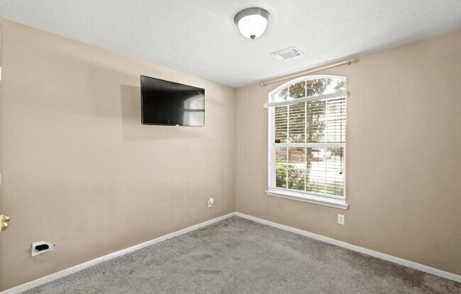 Building Photo - 3106 Valley Ct