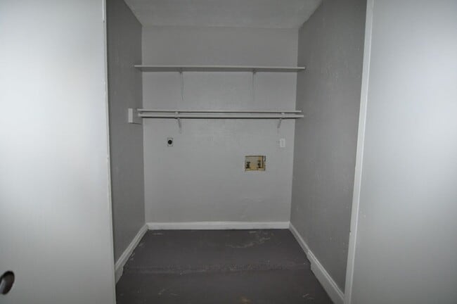 Building Photo - Spacious 4-Bedroom, 2-Bathroom Townhome in Grand Prairie!