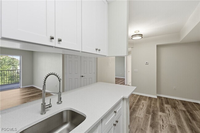 Building Photo - 6321 Aragon Way