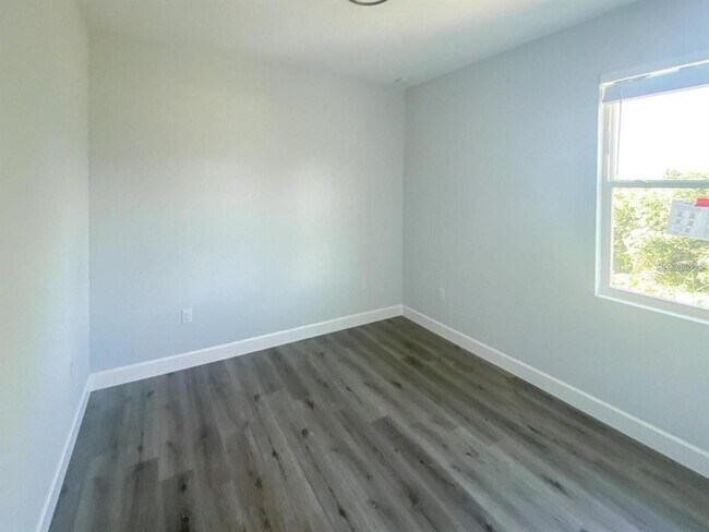 Building Photo - 8456 Dinnano St