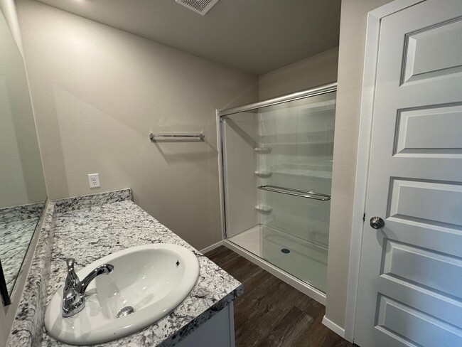 Building Photo - Brand New 4 Bedroom in Bixby