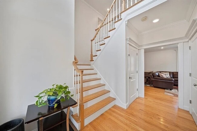 Building Photo - 172 Downing Dr