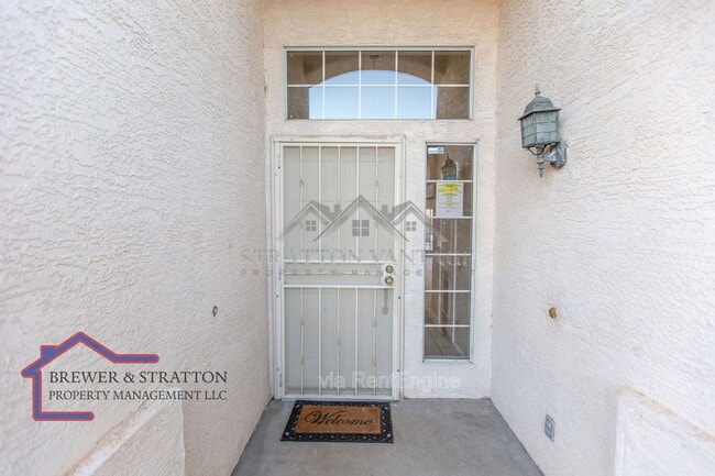 Building Photo - 1431 E Encinas Ave