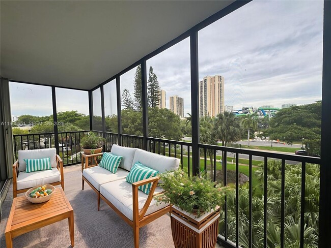 Building Photo - 20100 W Country Club Dr