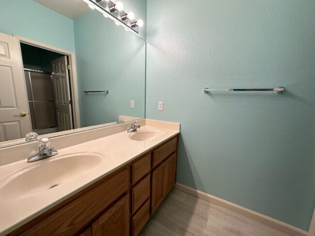 Building Photo - Gem of a rental home in East Davis