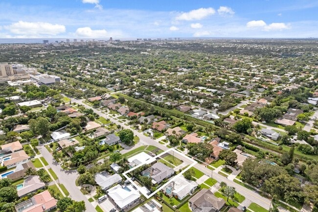 Building Photo - 1039 NW 8th St