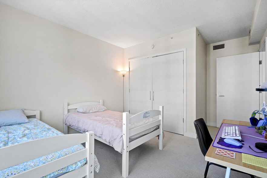 Building Photo - 3141 Michelson Dr