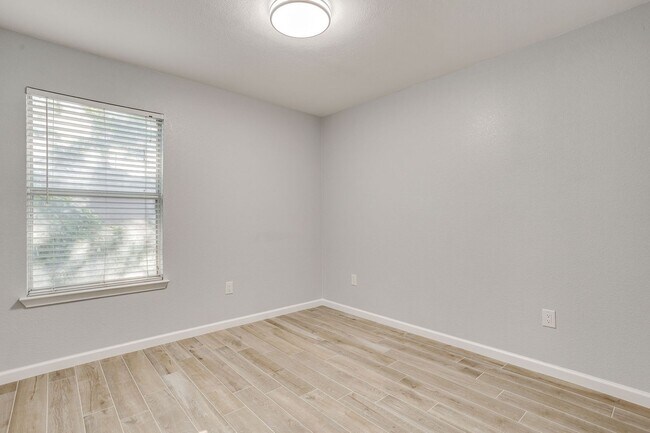 Building Photo - 2618 Bomar Ave