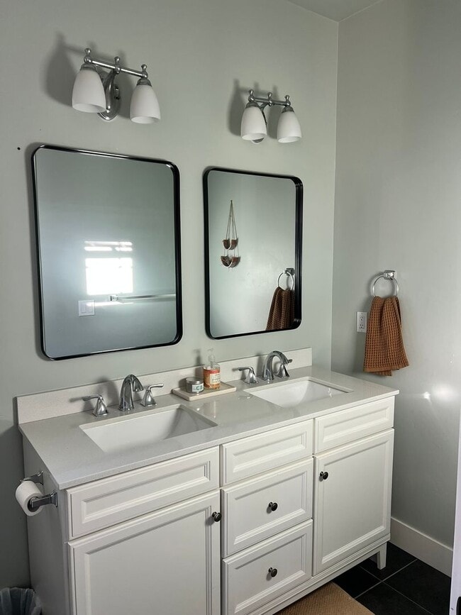 Building Photo - 399 Foothill Blvd