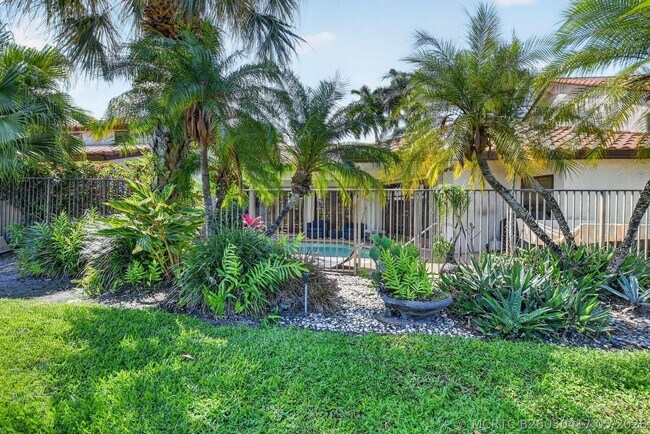Building Photo - 22519 Esplanada Cir