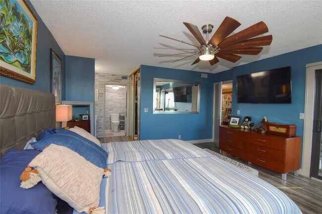 Building Photo - 2238 N Cypress Bend Dr