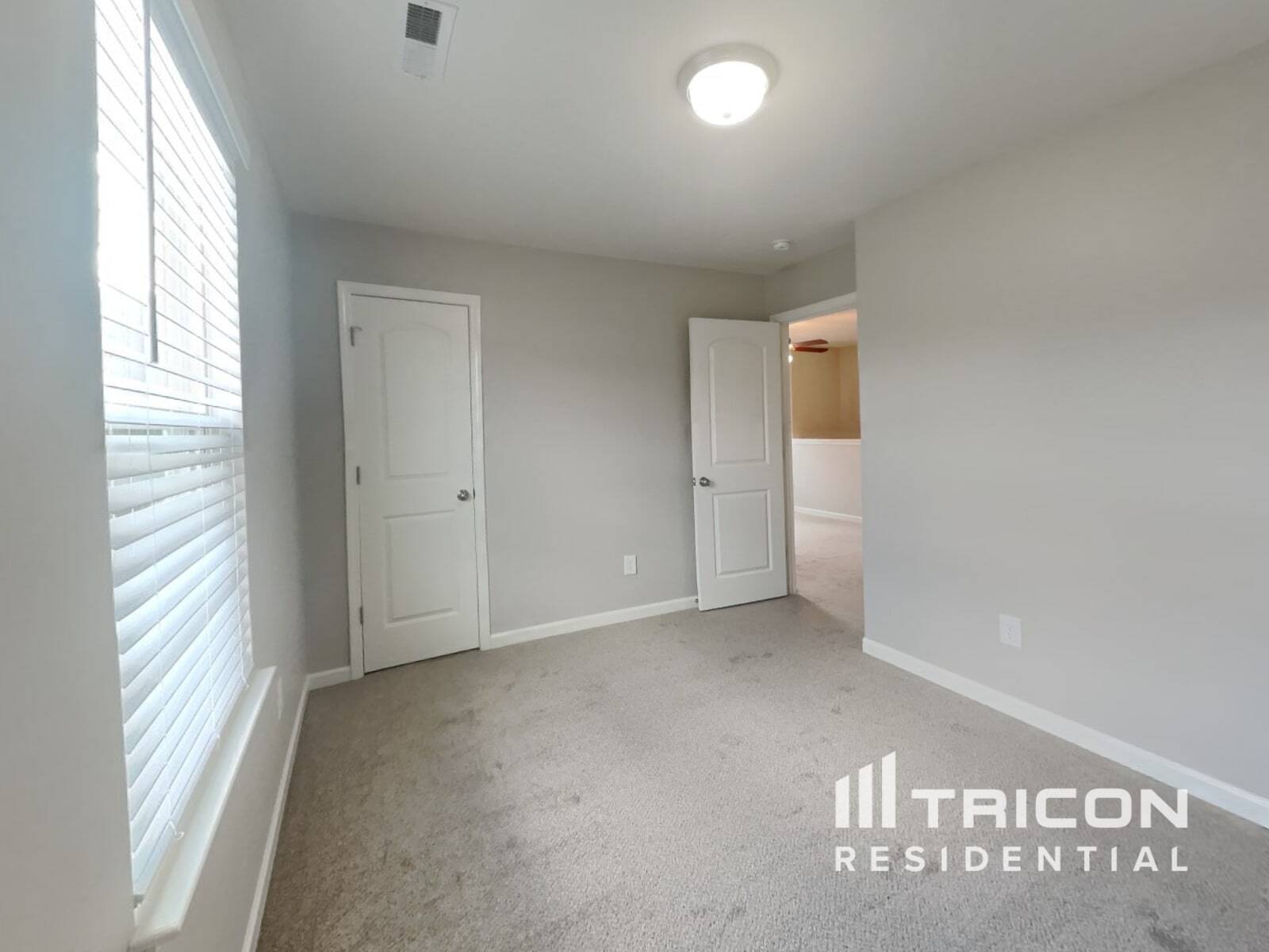 Building Photo - 4079 Village Park Ct
