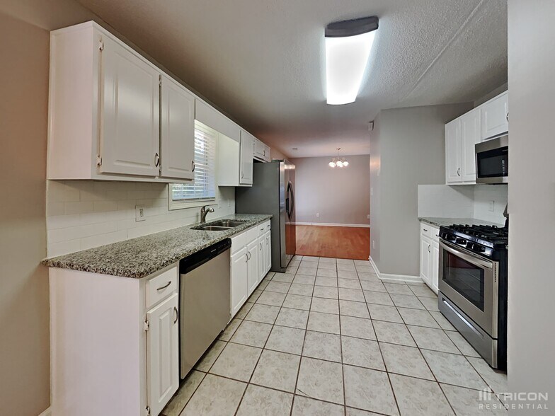 Building Photo - 3023 Ryan Rd