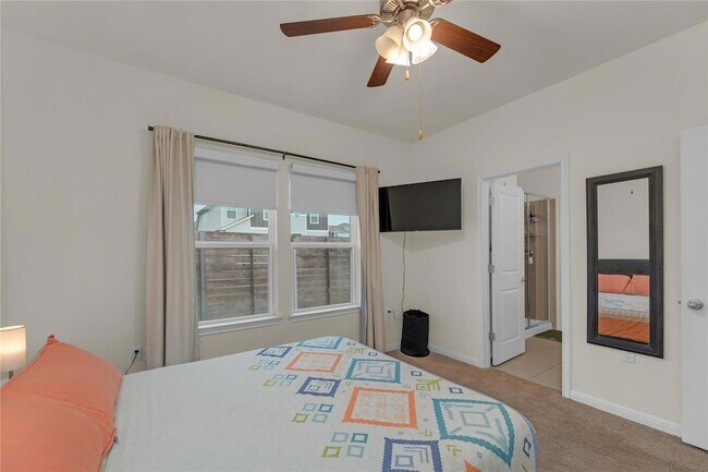 Building Photo - 16900 Adoro Dr