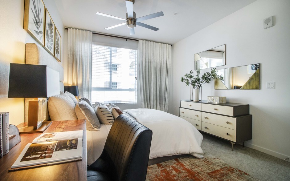 Moda At Monrovia Station Ca Apartment Finder