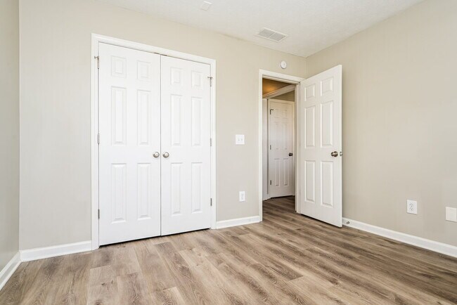 Building Photo - 100 Princeton Ct